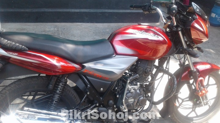 Discovery Bajaj 125 CC Drum